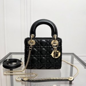 شنطة ديور