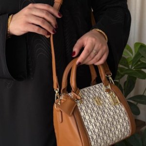 شنطة كارولينا هريرا