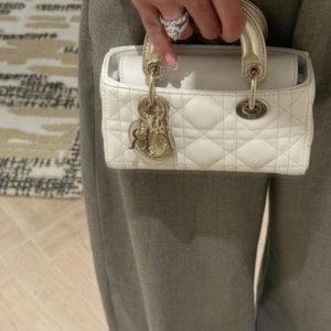 شنطة ديور