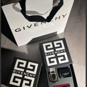 Box Givenchy الأصلي