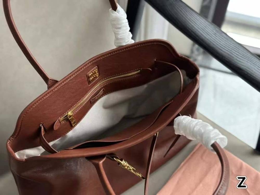 Bag miu miu - الصورة 2