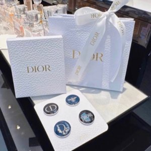 بروش Dior الاصلي