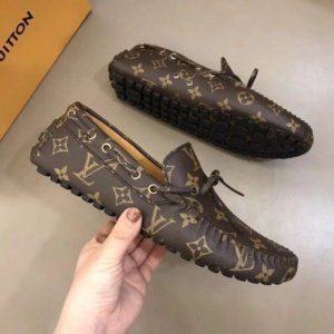 شوز لويس فيتون