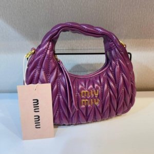شنطة miu miu