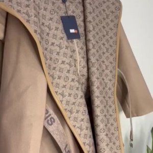 جاكيت lv