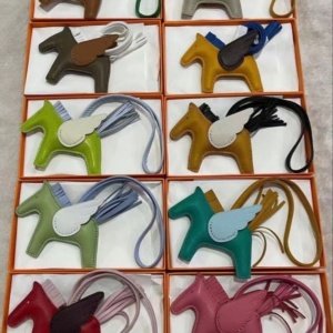 احصنه لون عشوائي